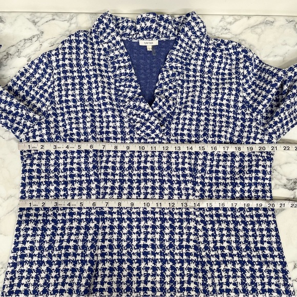 Tyler Boe Constance blue white etched houndstooth sheath dress ruffle neckline - Picture 7 of 11
